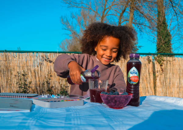 Kind drinkt SPA® Fruit